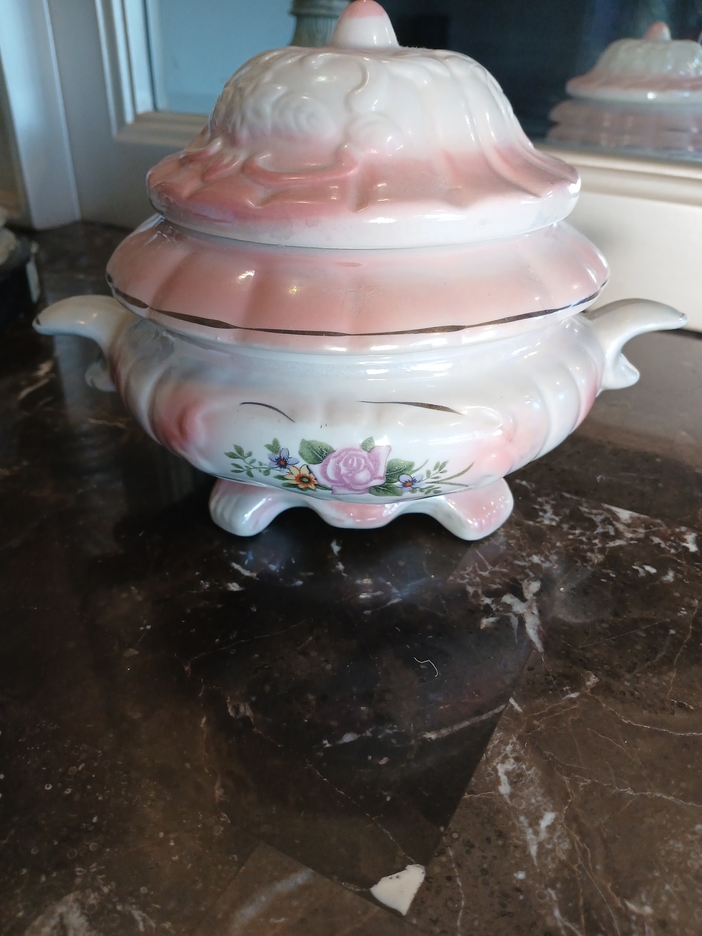 Vintage Chinese Pink & White Iridescent Porcelain Ginger Jar 5.5" Tall With Lid - Picture 11 of 16